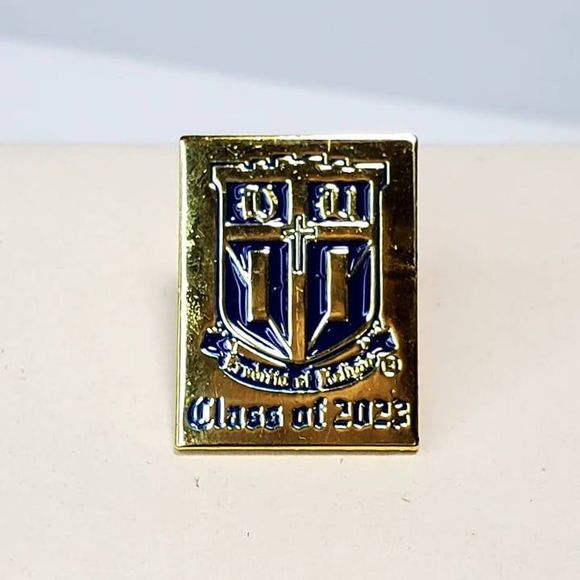 Duke University 5 Year Keychain & Lapel Pin Class of 2023 - Picture 6 of 11